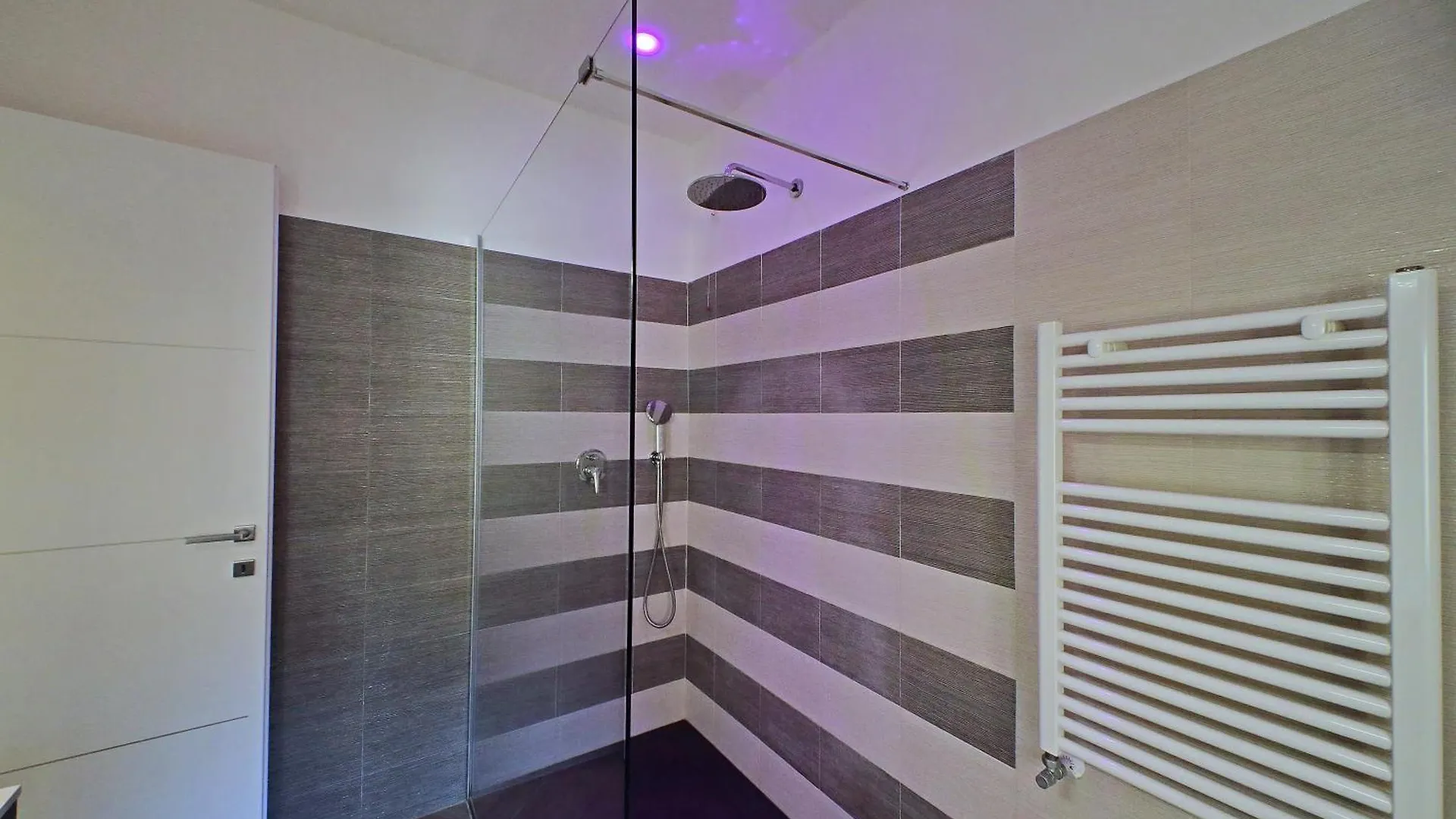 4Bnb - Jacuzzi Trionfale Apartment Rome Italy